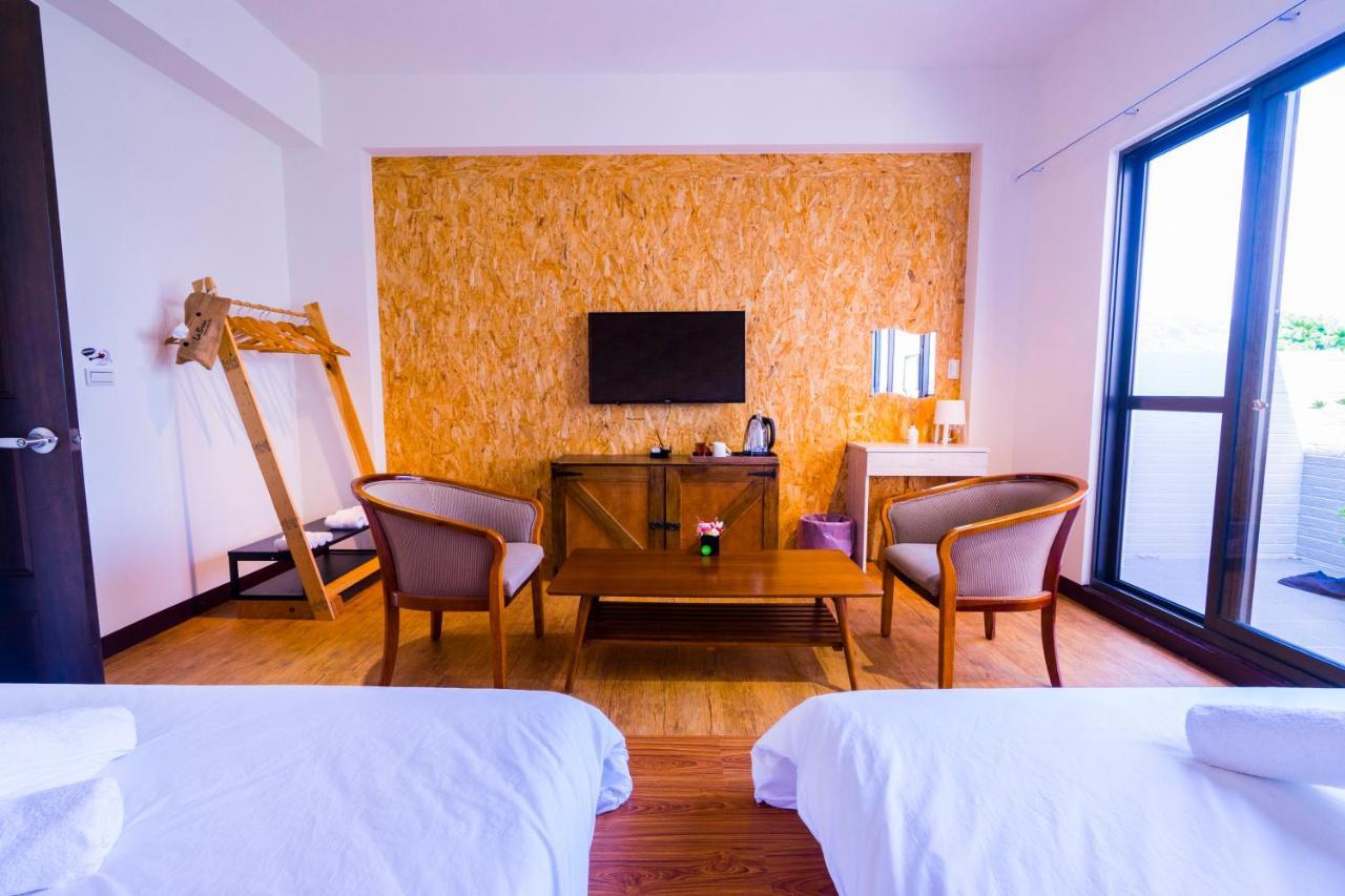 黑琵軼棧湖濱旅宿 K&B Happy Hostel Tainan Zewnętrze zdjęcie