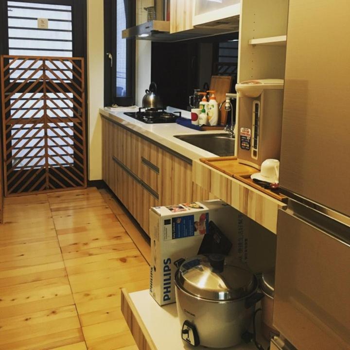 黑琵軼棧湖濱旅宿 K&B Happy Hostel Tainan Zewnętrze zdjęcie