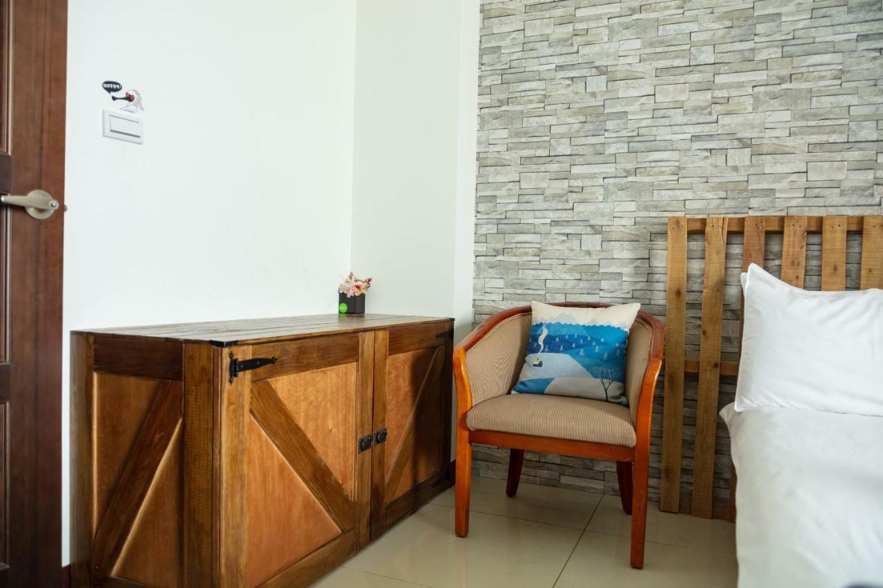 黑琵軼棧湖濱旅宿 K&B Happy Hostel Tainan Zewnętrze zdjęcie