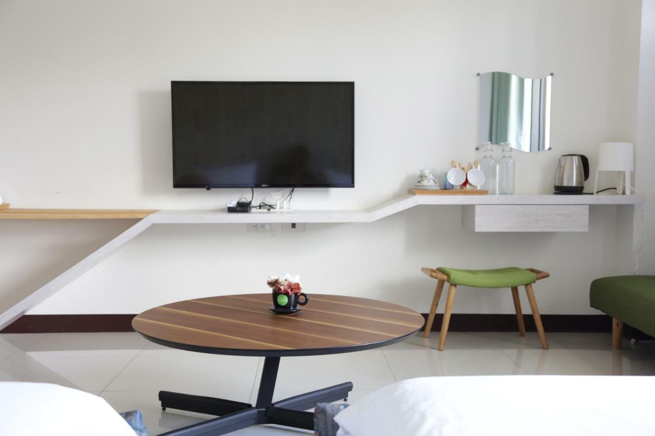黑琵軼棧湖濱旅宿 K&B Happy Hostel Tainan Zewnętrze zdjęcie